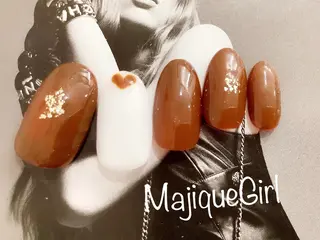 ネイル Magique パーマ専門のマツエク・マツパデザイン
