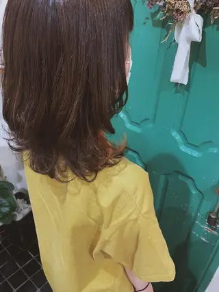 セミロング カラー 佐藤 美咲のヘアスタイル