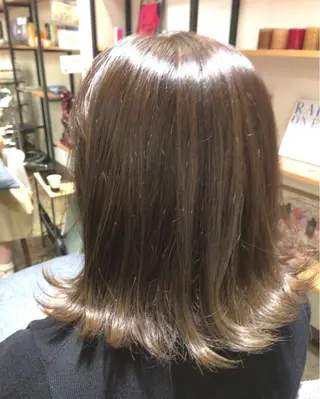 ミディアム カラー ハイライト✨髪質改善 TAKAさんです😊のヘアスタイル