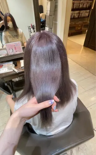 カラー 長谷 若奈のヘアスタイル