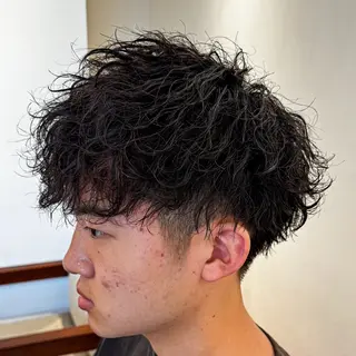 ショート パーマ メンズ 吉田 新平のヘアスタイル