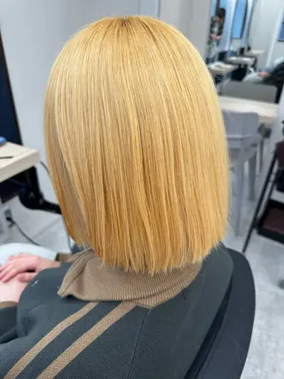 ショート カラー KUWAO MOEのヘアスタイル