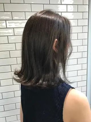 ミディアム カラー レイヤー　べージュ 白石研太のヘアスタイル