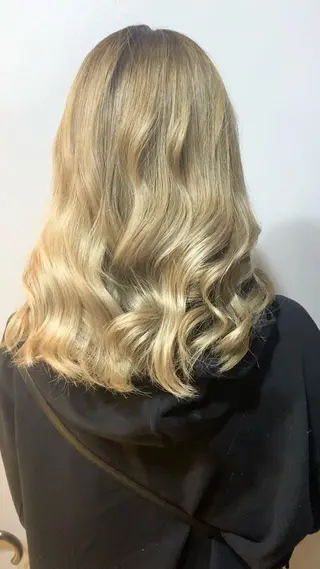 ミディアム カラー 🪐SOURCE 塚口　シマブクロ🪐のヘアスタイル