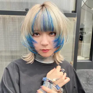 ミディアム カラー TOMOYAレイヤー ブリーチ縮毛矯正のヘアスタイル