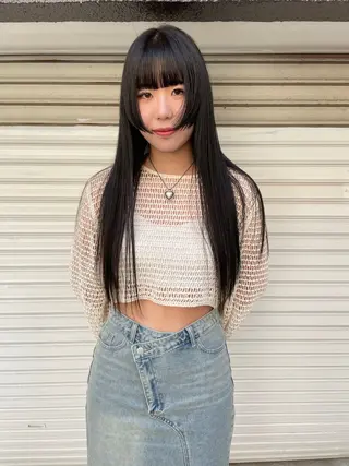 ロング カラー オカモト ミユウ/ブリーチのヘアスタイル