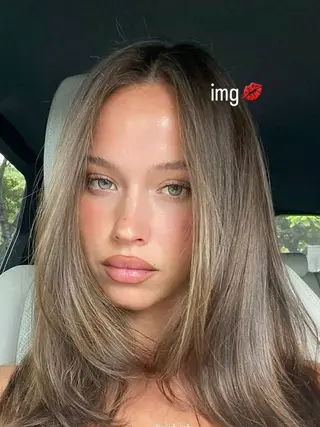 ロング カラー YOLO所属・SHINO 渋谷／モデル募集のヘアスタイル