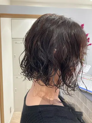 ショート パーマ 野村 さなみ✨ぱっつんボブのヘアスタイル