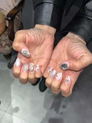 ネイル 🪐富島彩夏 /海外nail🪐のネイルデザイン