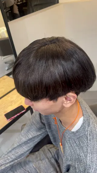 ショート カラー メンズ ハイトーン 永田翔華のヘアスタイル