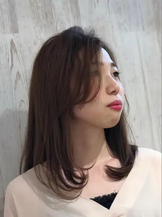 ミディアム 大場 優のヘアスタイル