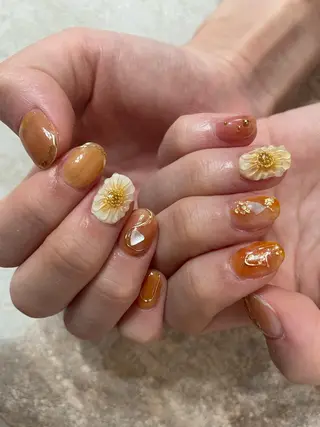 ミディアム ネイル Parfum パルファンのネイルデザイン