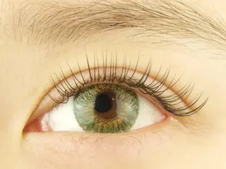 マツエク・マツパ full（フル）所属・薬院フル 【泉　史子】のマツエク・マツパデザイン