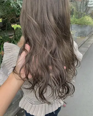 ミディアム ハリウッドブロウ LAID BACKの眉毛・アイブロウイメージ