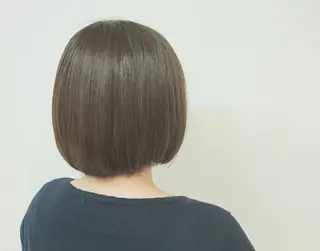 ショート カラー 透明感ハイライト◎ 伊藤夏海のヘアスタイル