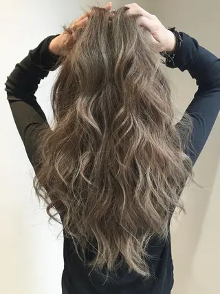 カラー 透明感カラーハイライ トモデル募集大浦偉央のヘアスタイル
