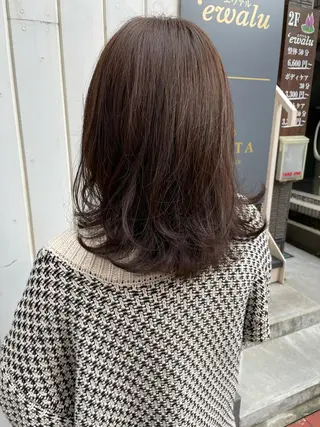 ミディアム 細沼 葵のヘアスタイル