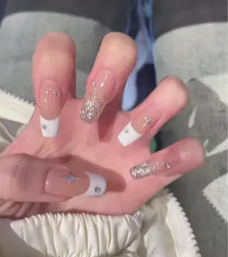 ネイル 長さ出しMORNAIL所属・長出し専門 パーツのネイルデザイン