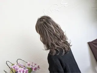 ロング カラー LaRmE Ayumi.のヘアスタイル