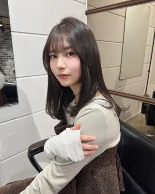 セミロング 似合わせモテヘア Akari🦢🖤のヘアスタイル
