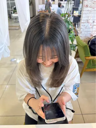 セミロング カラー eMu中央駅店所属・eMuエミュ‪ ¨̮⃝ayakaのヘアスタイル