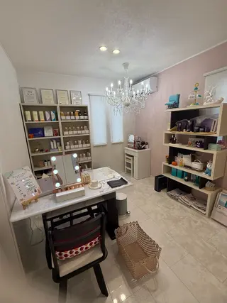 肌質改善サロン 来店プレゼントありのエステ・リラクイメージ