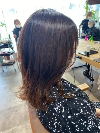 ミディアム 小日向 沙織のヘアスタイル