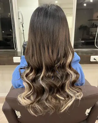 ロング TSUBAKI /グランディールのヘアスタイル