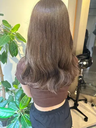カラー Lond  Emi 艶髪モテヘアのヘアスタイル