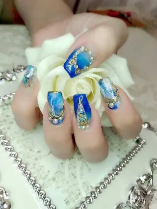 ネイル エステとネイル ローズコンフォートのネイルデザイン