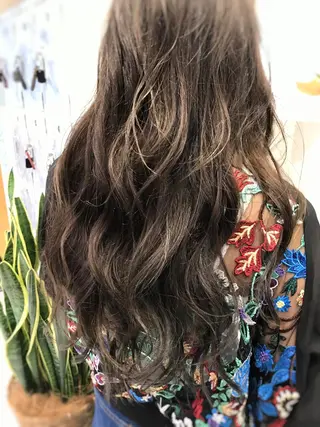 ロング カラー 松本 明日可のヘアスタイル