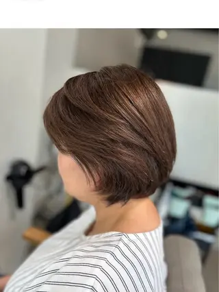 ショート カラー あ 長嶋零のヘアスタイル