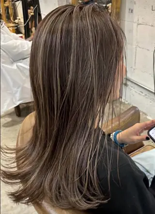 ロング カラー fore所属・赤熊 咲良 🦔ྀིのヘアスタイル