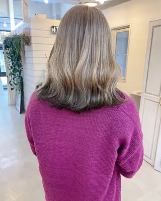 ミディアム カラー AiM 大名　似合わせカットのヘアスタイル