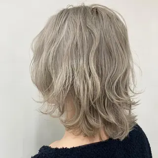 ミディアム カラー エクステ ハイトーン 💭黒崎ハルカのヘアスタイル
