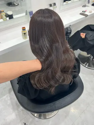 ロング カラー オリーブカラー🫒 レイヤーカット✂︎のヘアスタイル