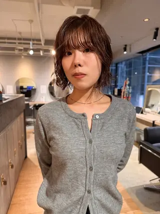 ショート カラー ぱつっとボブ 古家 佑真のヘアスタイル