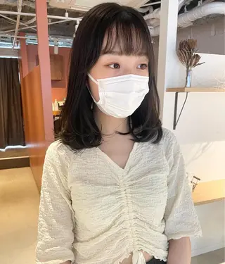 ミディアム カラー 🩰オリーブ/ ベージュ松本咲花🩰のヘアスタイル