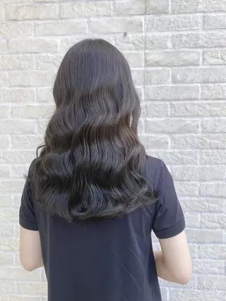 カラー 艶カラー🖤 れいな🖤のヘアスタイル