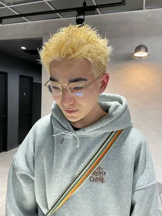 ショート カラー メンズ 垢抜けハイトーン☀／ 笑顔の美容師／しゅんのヘアスタイル