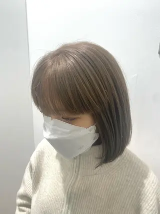 セミロング ミルクティーベージュ outaのヘアスタイル