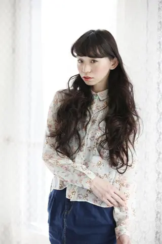 ロング カラー パーマ neolive emのヘアスタイル