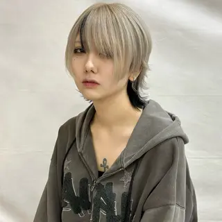 ショート カラー ツヤハイトーン/ レイヤー💫mayuのヘアスタイル