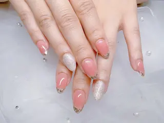 ネイル Fairyフェアリーネイルサロン所属・シズ セキのネイルデザイン