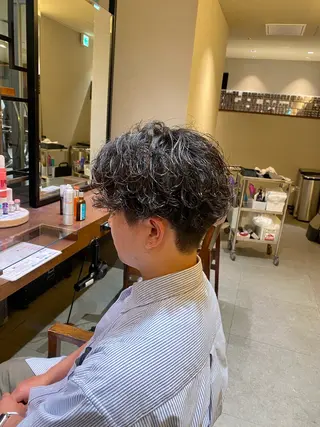 パーマ メンズ FURUSHO所属・透明感カラー/ ツイスパ/小倉悠佑のヘアスタイル