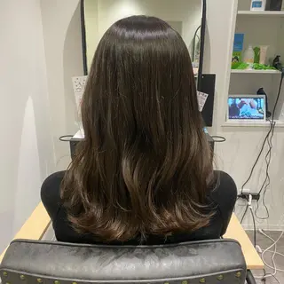 ミディアム 大野 美紅のヘアスタイル
