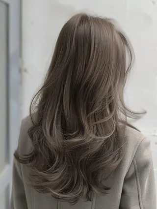 ロング 本厚木/カラー 🪻yuu🪻のヘアスタイル
