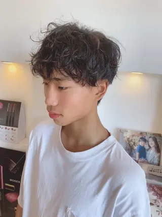 パーマ 権 燦易のヘアスタイル