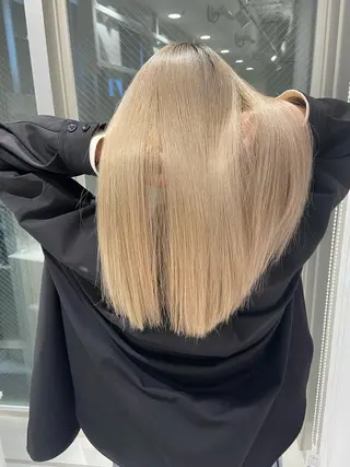 セミロング ウルフカット／吉村 桃子のヘアスタイル