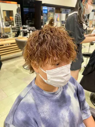 ショート パーマ ﾎｯﾄﾍﾟｯﾊﾟｰ に移行中【かな】のヘアスタイル